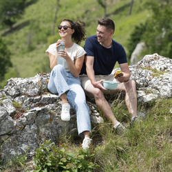 Xavax To Go, sportovní lahev, 1 l, otvírání jednou rukou, pro sycené nápoje, poutko